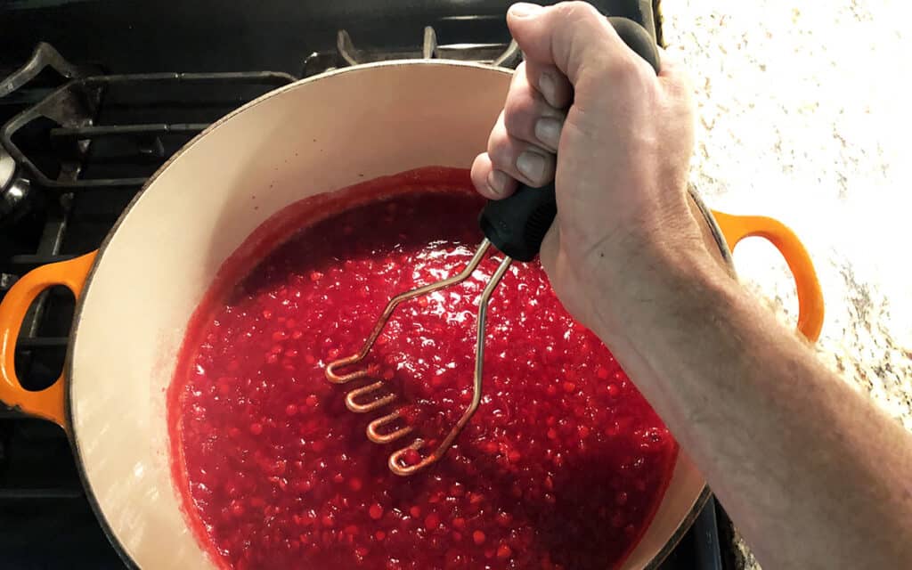 Making highbush cranberry puree for jelly - Modern Carnivore